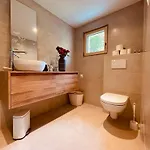 Apartment Les Bouvreuils, Vue Alpes & Leman, Jardin Prive